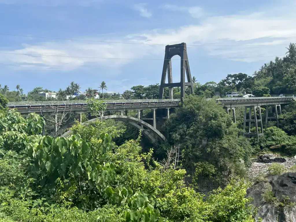東河景點舊東河橋